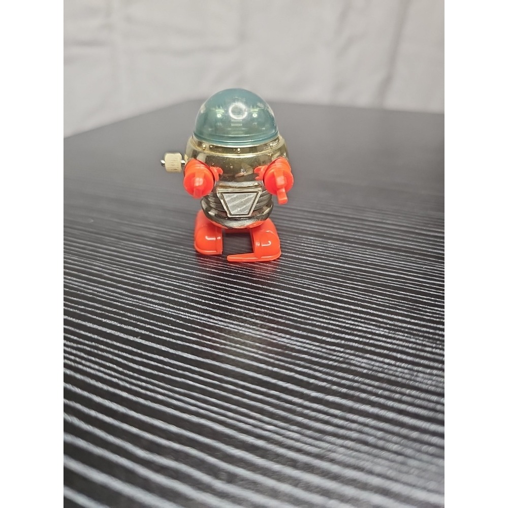 VTG TOMY 1978 Lost in Space Robot Wind Up Toy-Pocket Bot-Missing 1/2 Of 1 Claw
